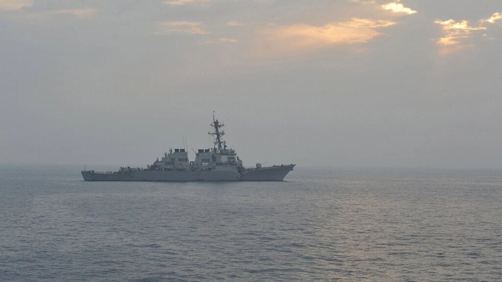 Iran Sets Conditions For Reopening Strait of Hormuz