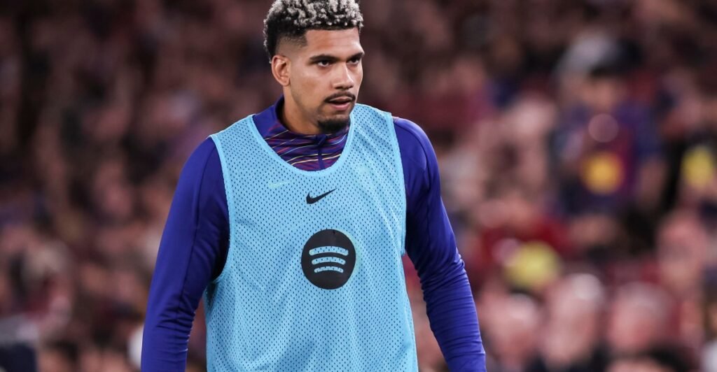 Barcelona center-back Ronald Araujo set to join Liverpool on loan