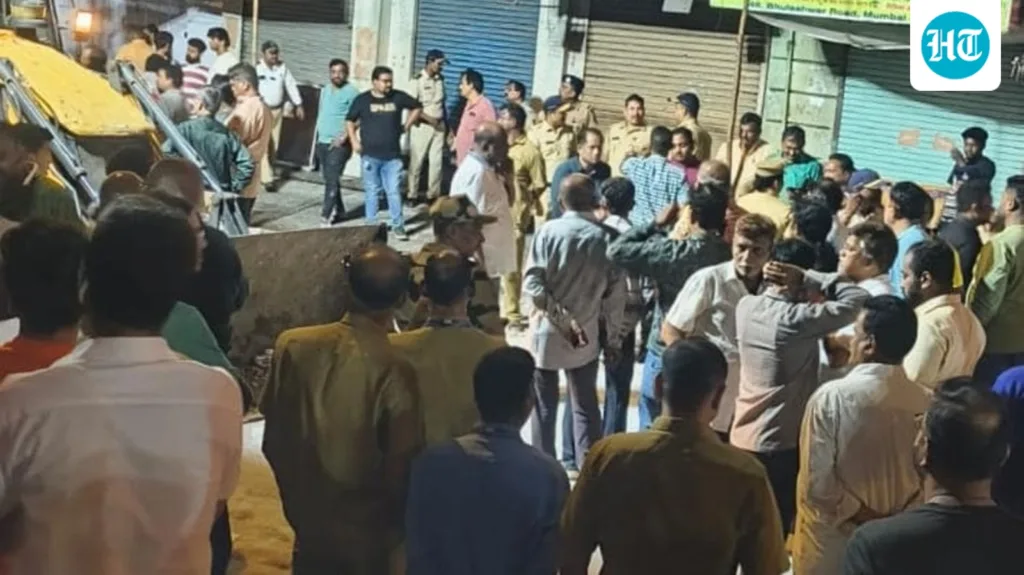 22-ft Ganesha idol falls during arrival ceremony in Mumbai’s Bhuleshwar; 2 dead, 5 injured
