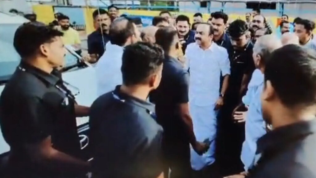 Congress Leader Anil Kumar, Chenthi Ani Blocks Kerala Chief Minister VD Satheesan’s Convoy, Argues With Him