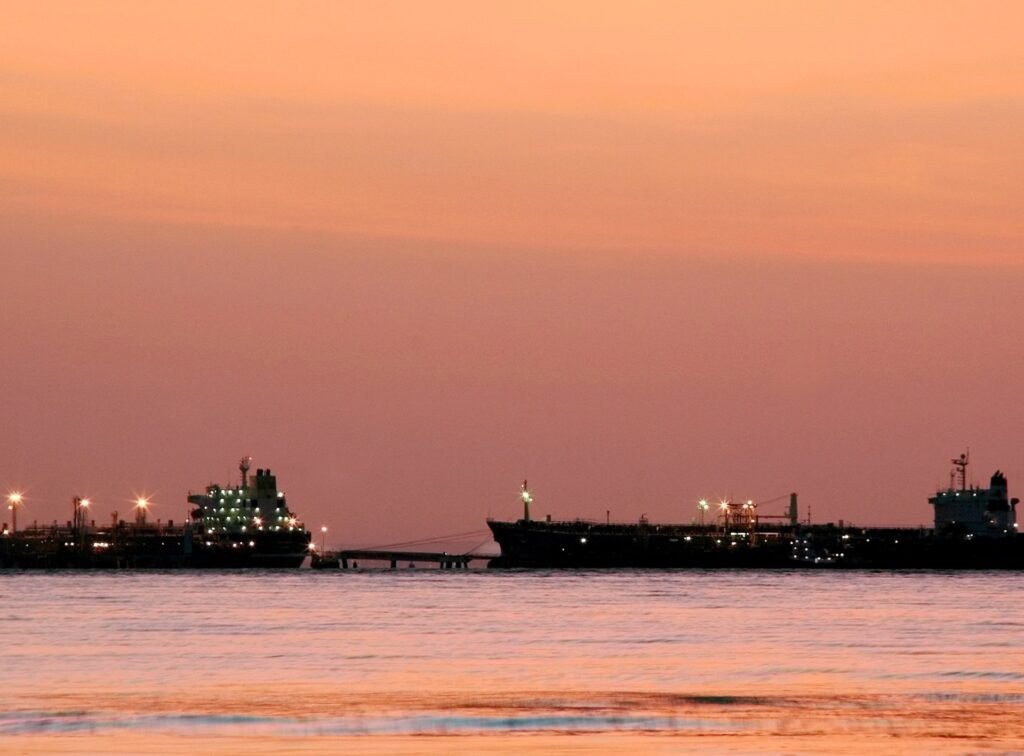 US nears deal to secure stake in Venezuelan oil fields, insiders say | Donald Trump News