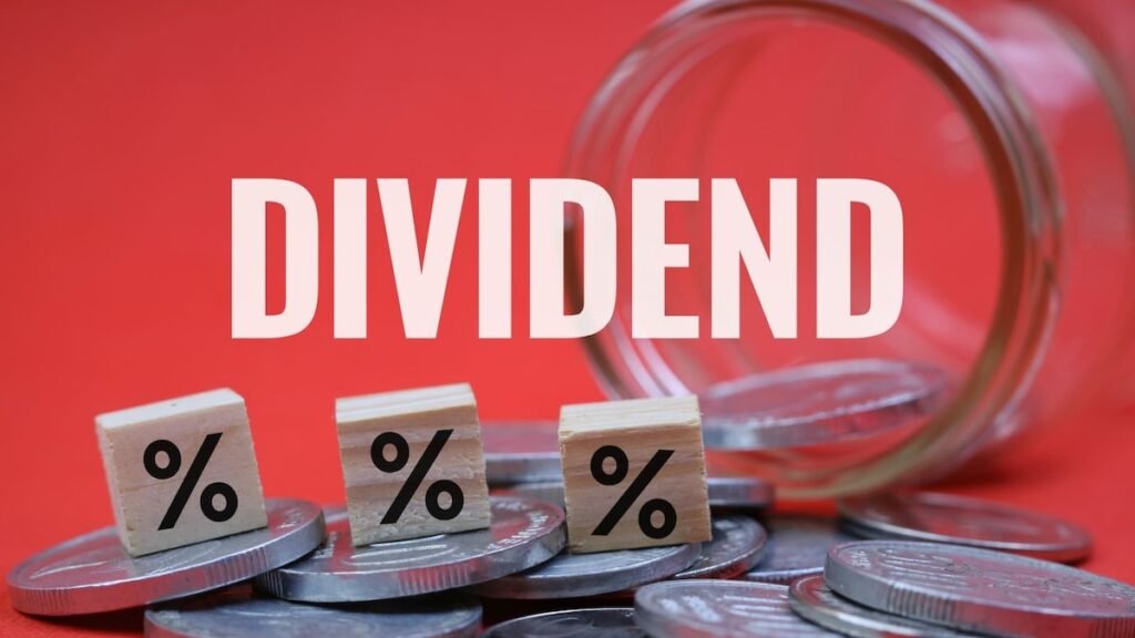 Dividend hunters, take note: These 10 stocks offer nearly 10% yield